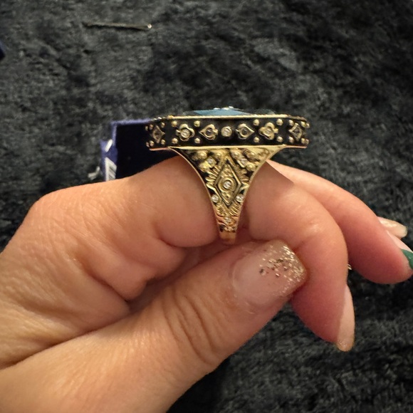 SWAROVSKI TAROT MAGIC COCKTAIL RING, BLUE, GOLD-TONE PLATED - Picture 4 of 8